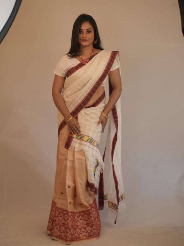 Traditional Assamese Mekhela Chador - Handwoven Elegance in Cream & Maroon